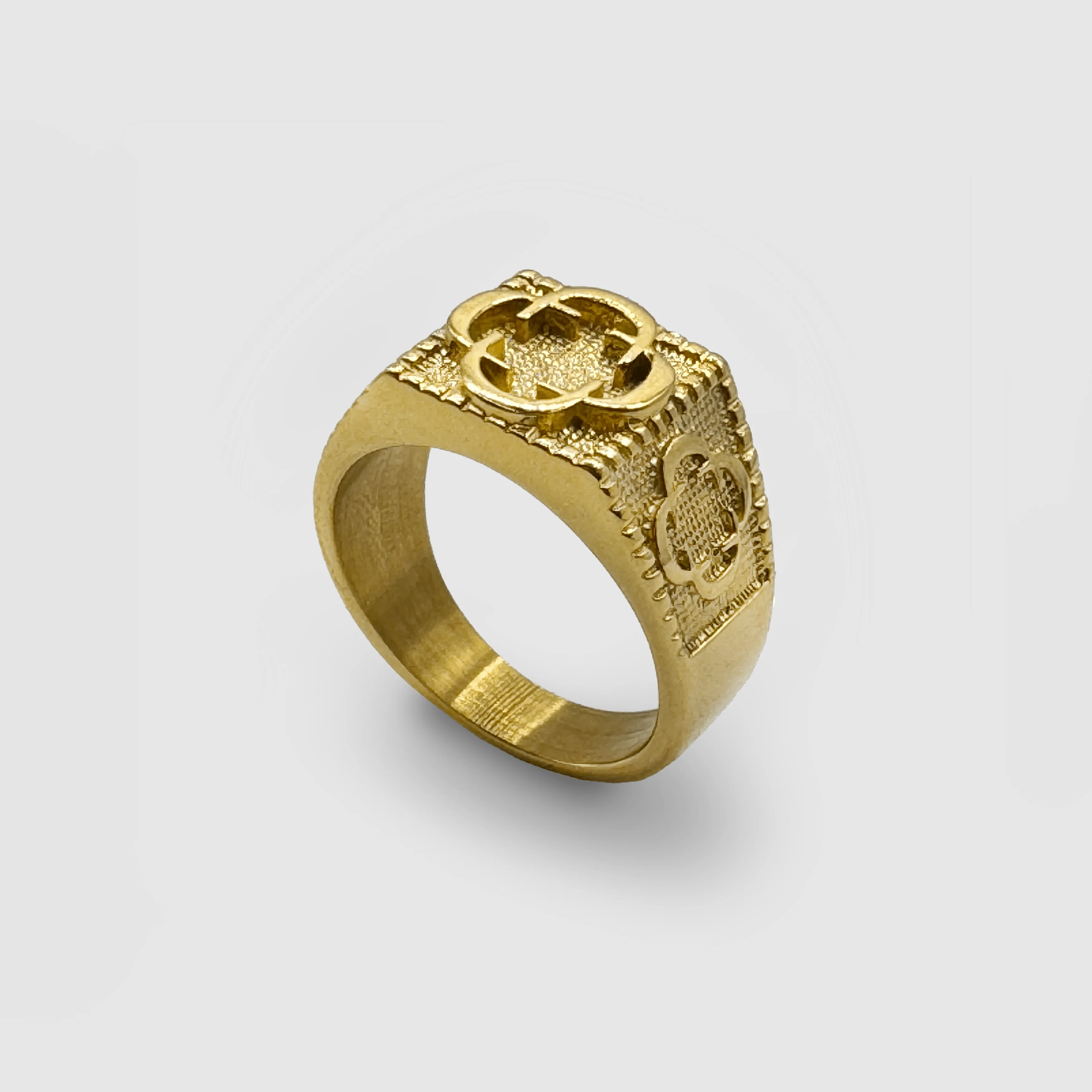 Clover Sovereign Ring (Gold) - Image 4