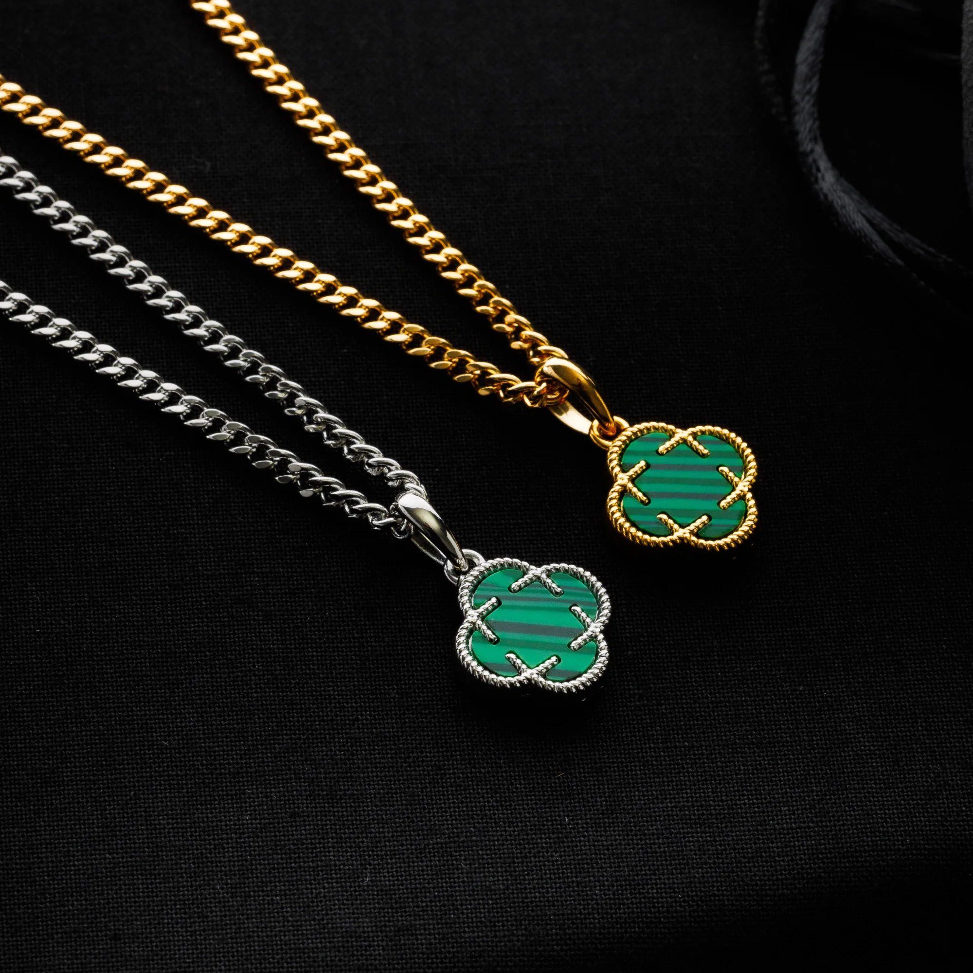 Malachite Clover Stone Pendant (Gold) - Image 4