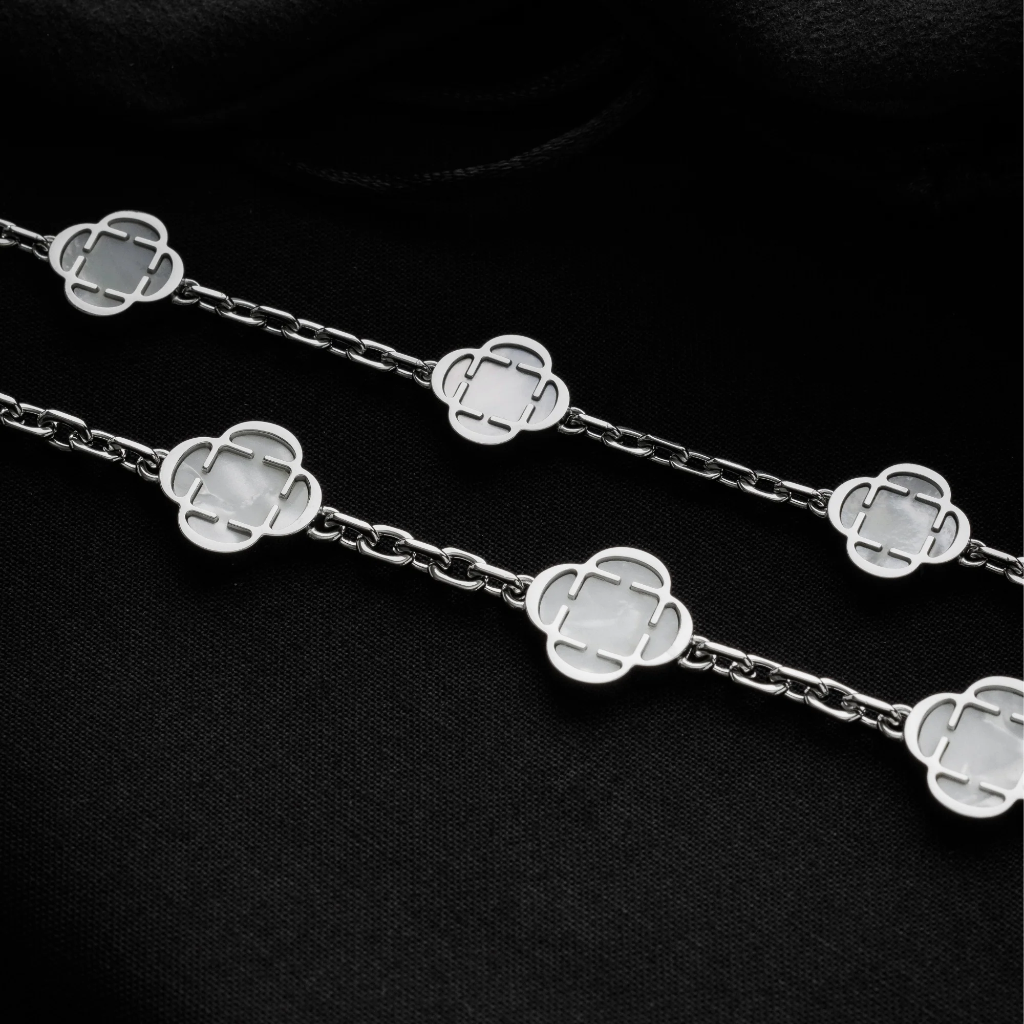 White Clover Stone Necklace (Silver) - Image 3